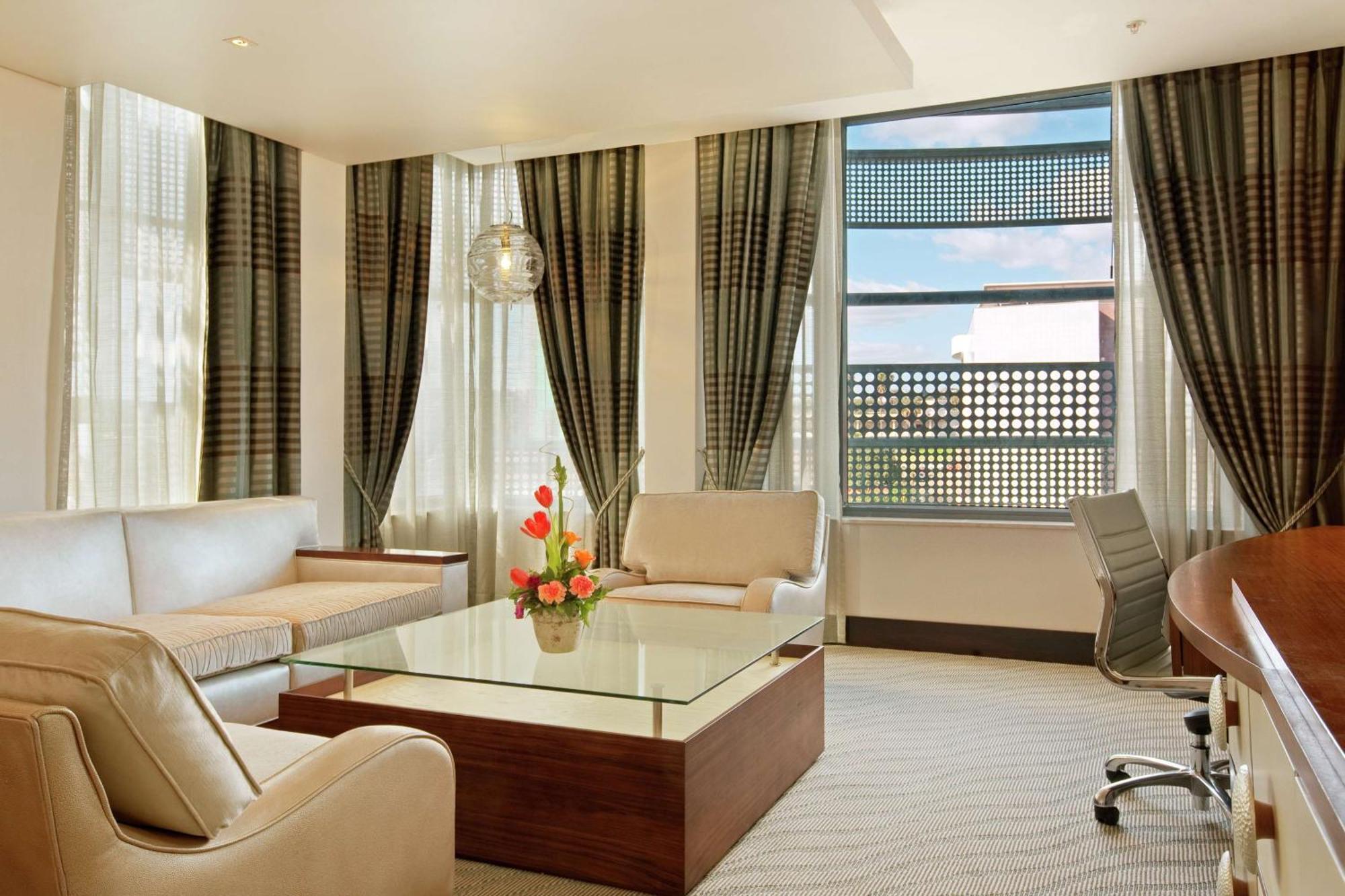 Hilton Windhoek Ngoại thất bức ảnh