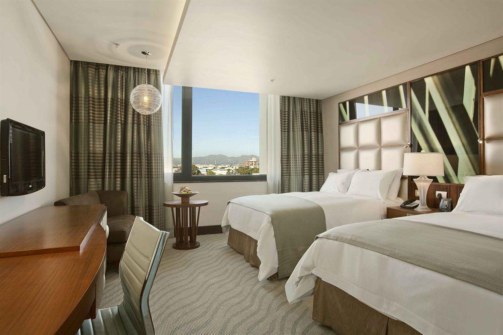 Hilton Windhoek Ngoại thất bức ảnh
